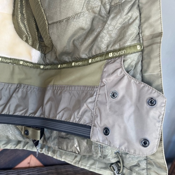 Women’s Burton Plaid Snowboard Jacket Size Small - Picture 7 of 16